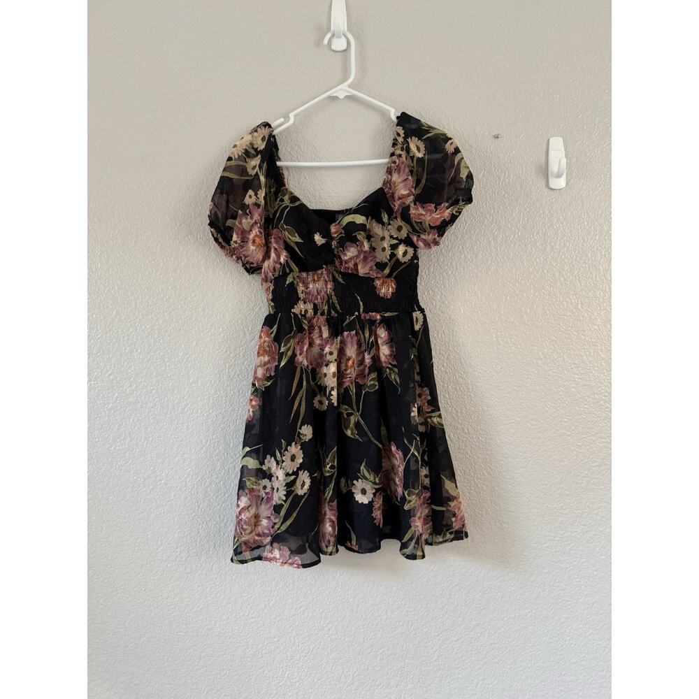 Black Floral Lily Rose Mini Dress Size M Lined Smocked Waist Puff Sleeve EUC - Picture 3 of 7